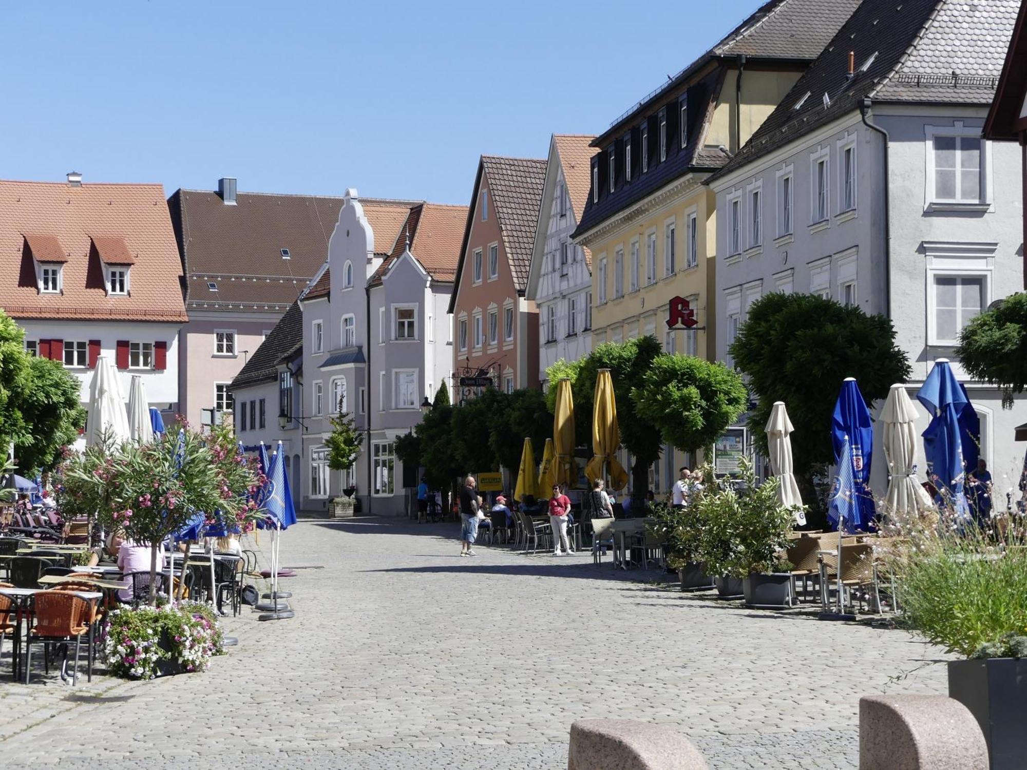 Hotel Hirsch Guenzburg Exterior photo