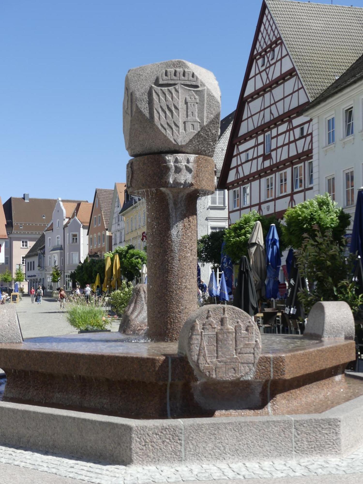 Hotel Hirsch Guenzburg Exterior photo